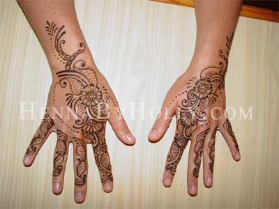 Natural henna artistry by Holly Monster nee Pagnacco
