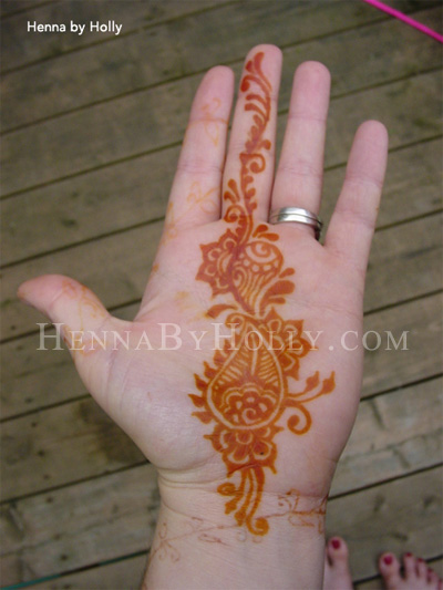 Natural henna artistry by Holly Monster nee Pagnacco